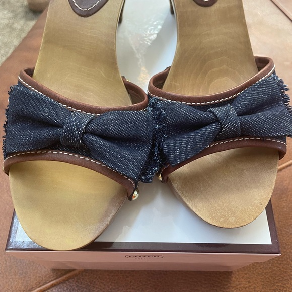 Coach denim and leather trim heels. Only worn once. Excellent condition - Picture 5 of 6